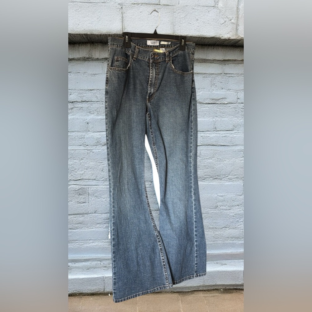 Old Navy Blue Jeans stretchy flare leg 10" rise 02292023